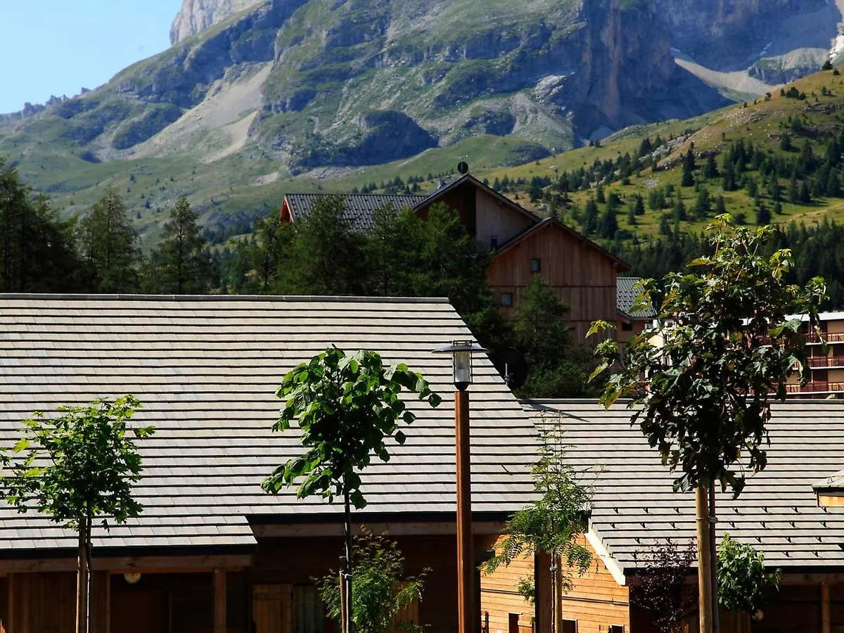 Chalet Mitoyen 3 Pieces 6 Pers. Avec Terrasse - Residence Le Hameau Du Puy, Superdevoluy - Fr-1-504-450 0*,  France
