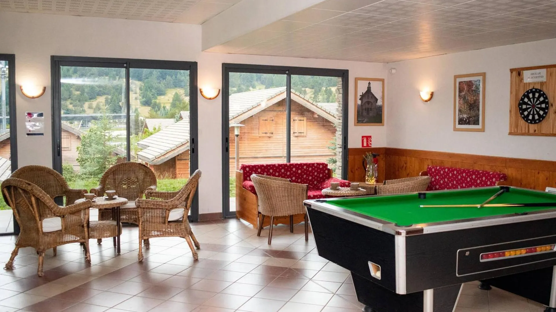 Chalet Mitoyen 3 Pieces 6 Pers. Avec Terrasse - Residence Le Hameau Du Puy, Superdevoluy - Fr-1-504-450 France